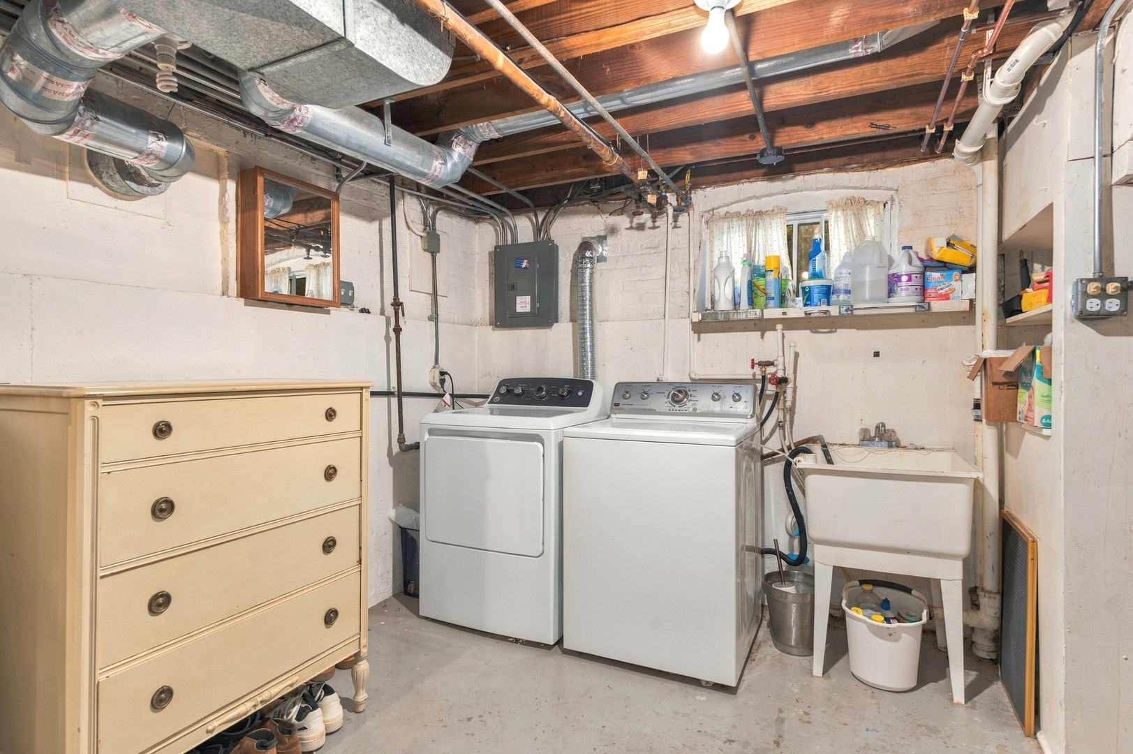 5037 N Newcastle Avenue Property Photo 23