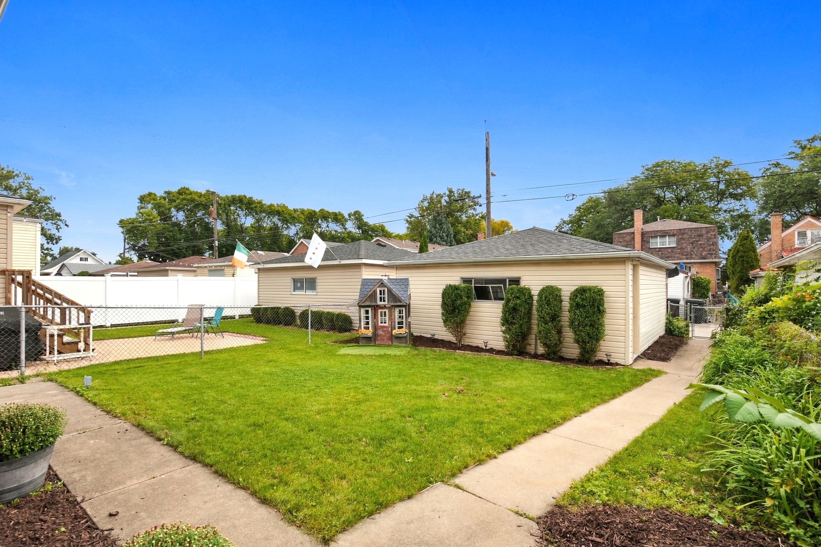 5037 N Newcastle Avenue Property Photo 24