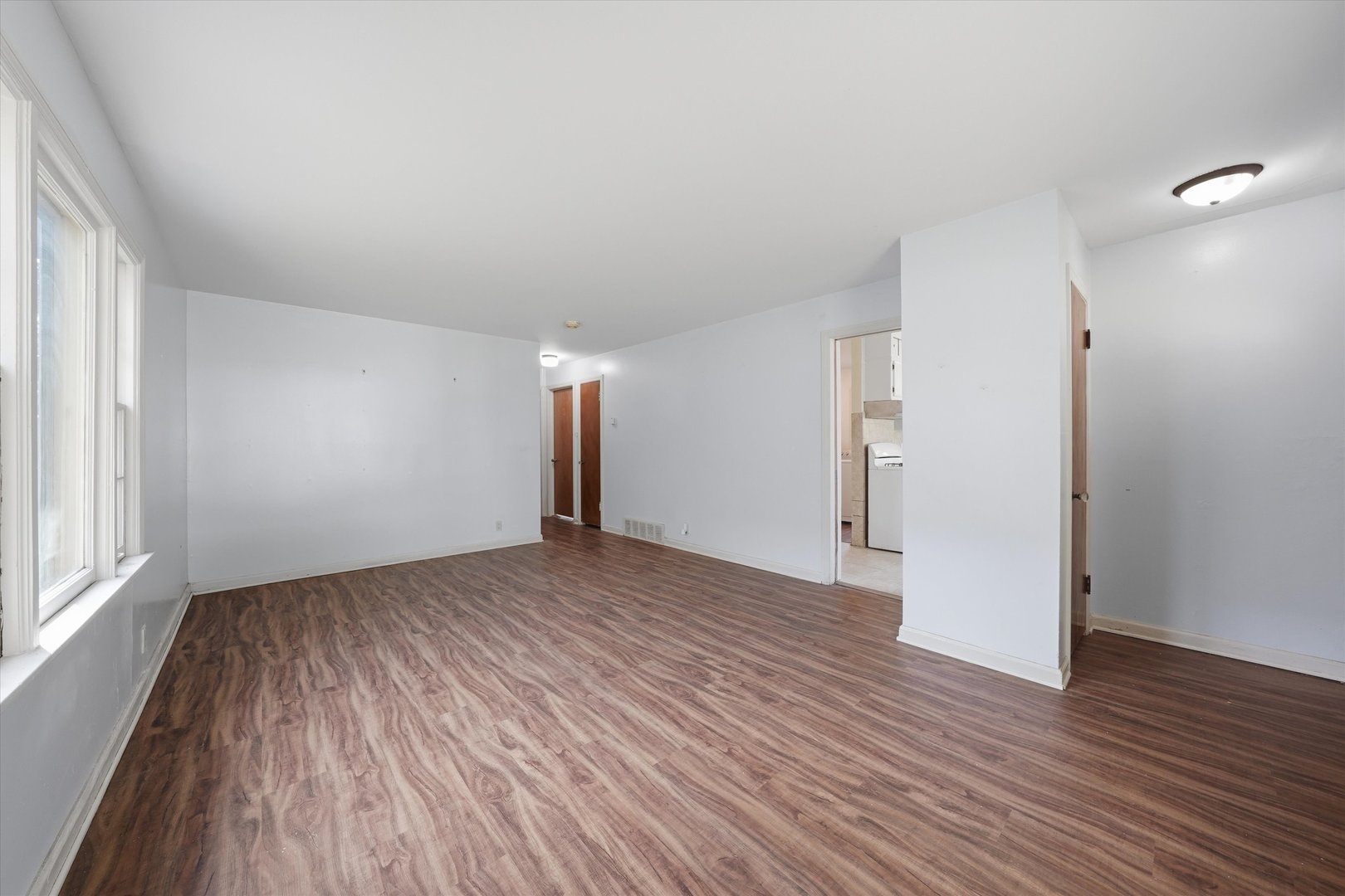 14840 Langley Avenue Property Photo 3