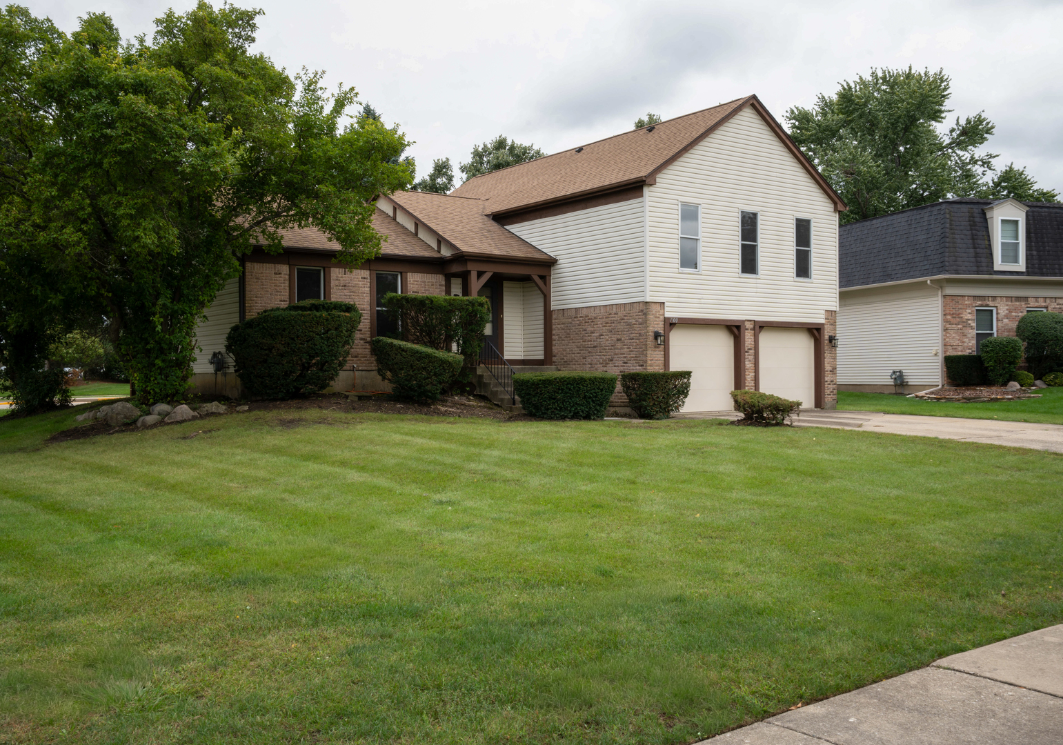 1100 Gail Drive Property Photo 2
