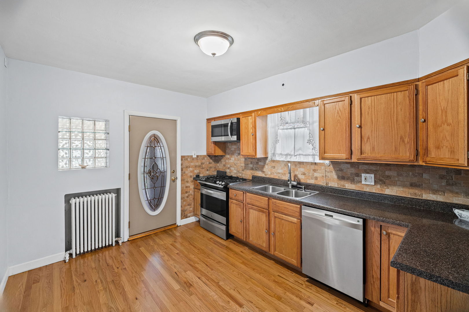 1646 N Sayre Avenue Property Photo 11