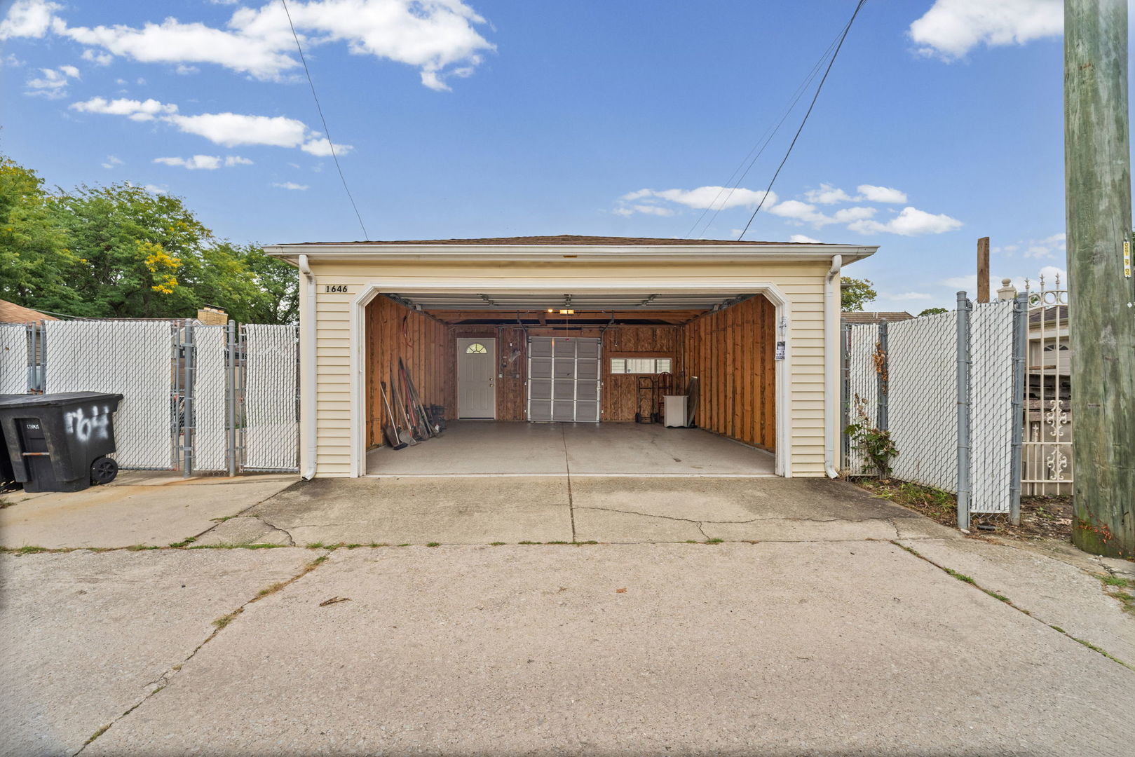 1646 N Sayre Avenue Property Photo 31