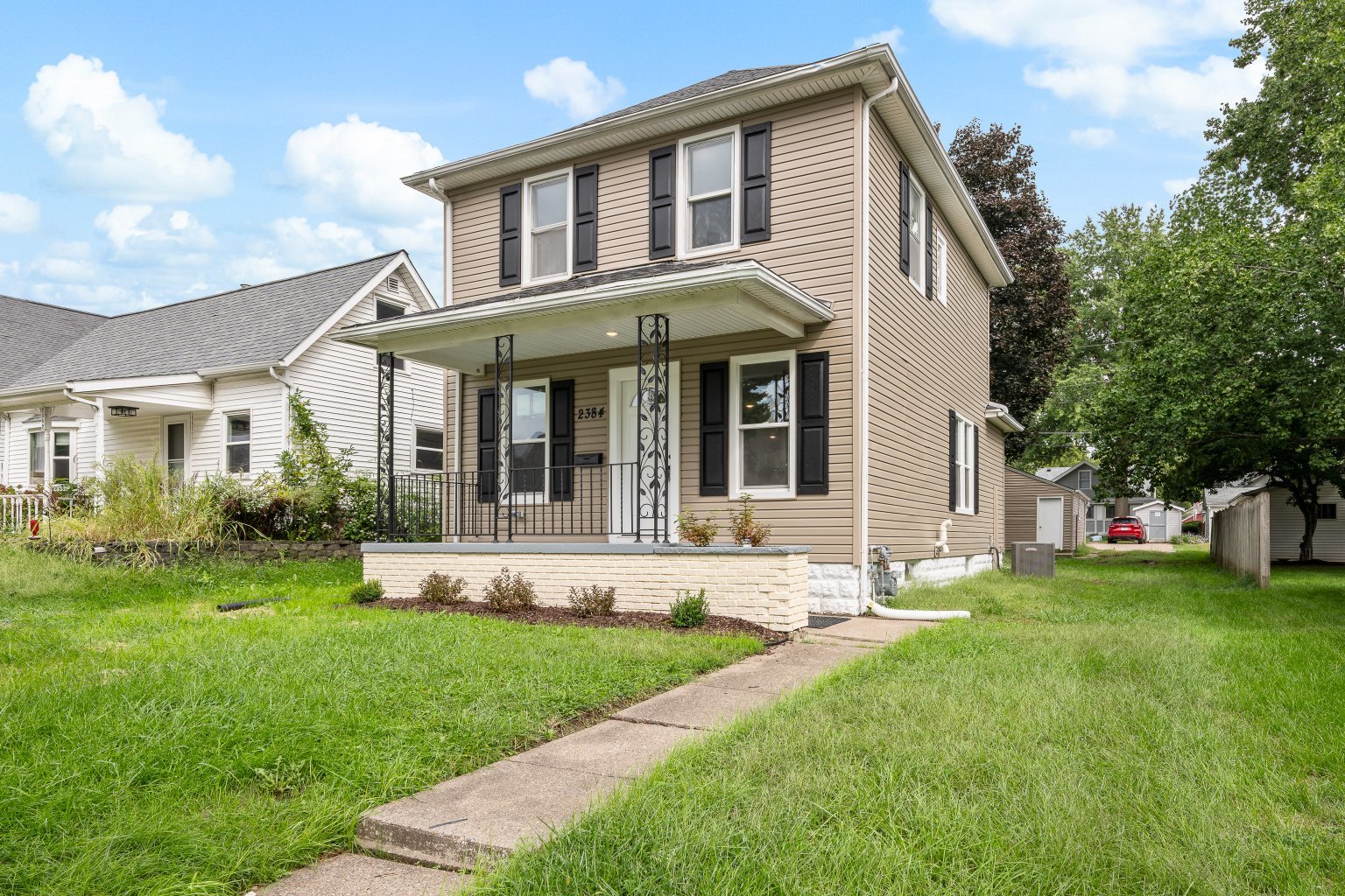 2384 28th Street Property Photo 2