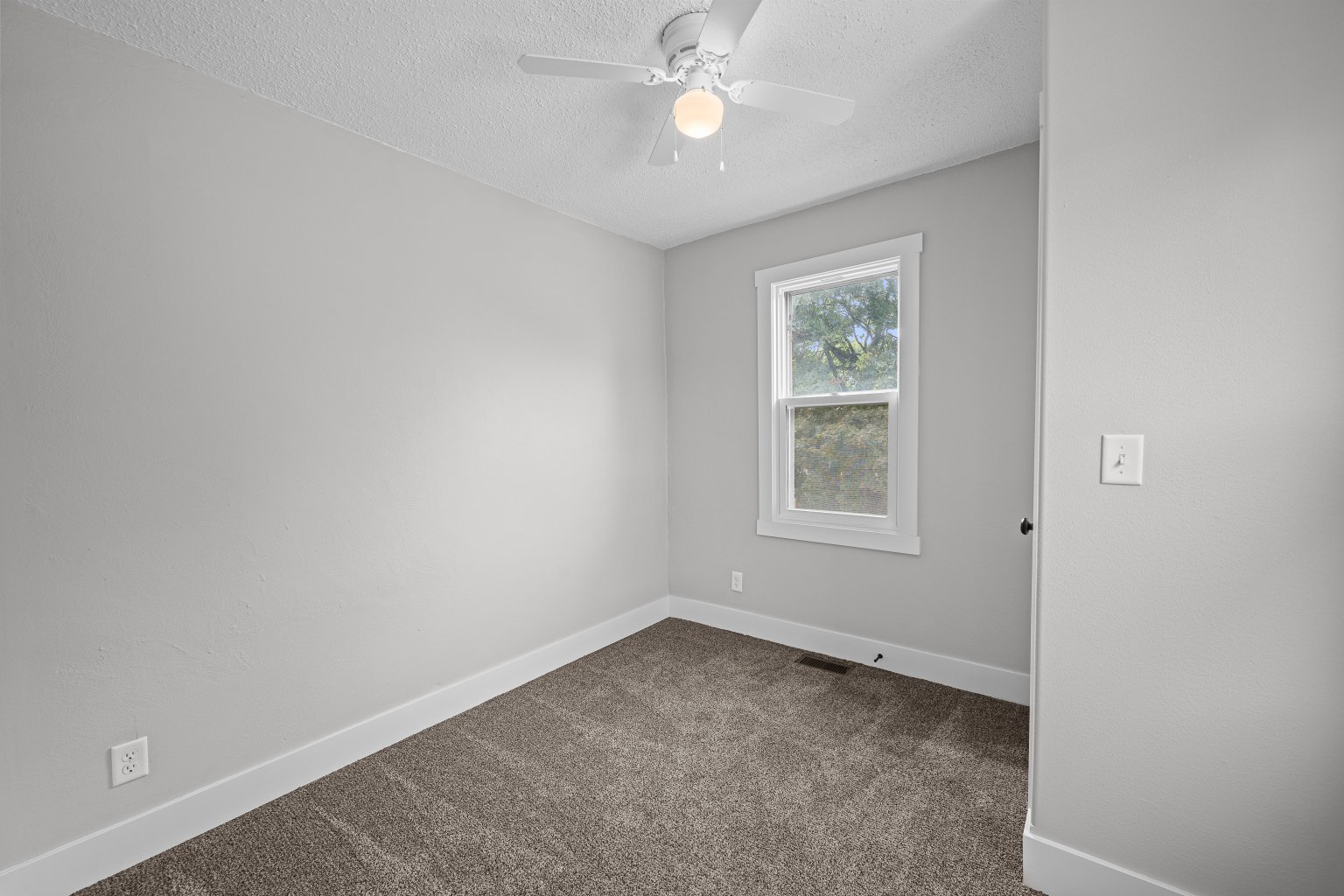 2384 28th Street Property Photo 22