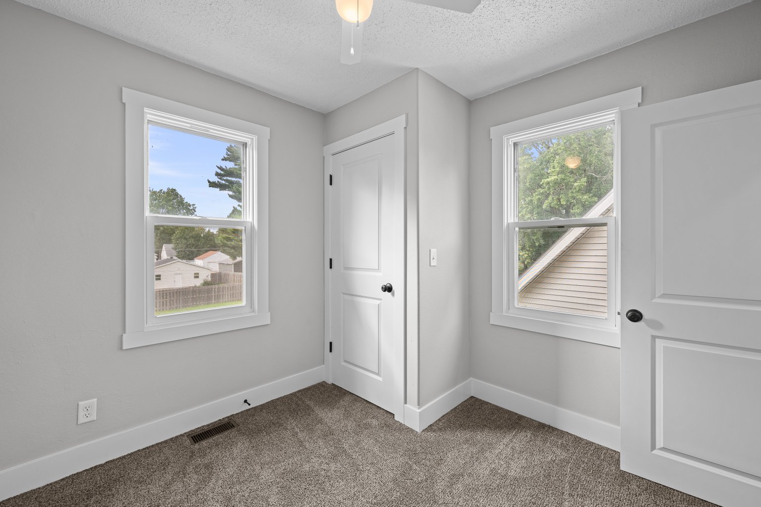 2384 28th Street Property Photo 23