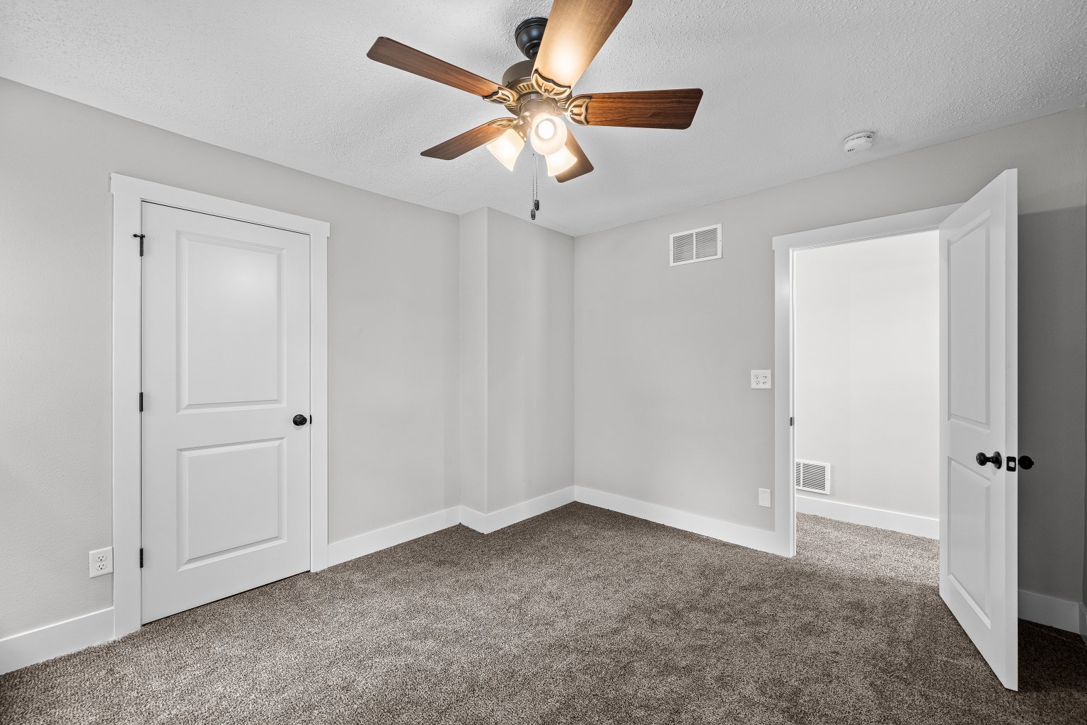 2384 28th Street Property Photo 26
