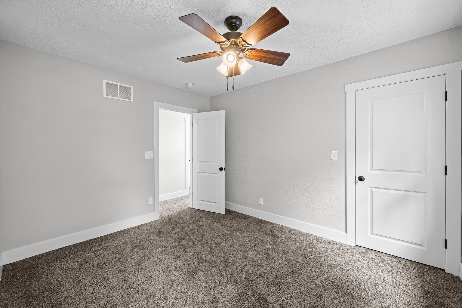 2384 28th Street Property Photo 27