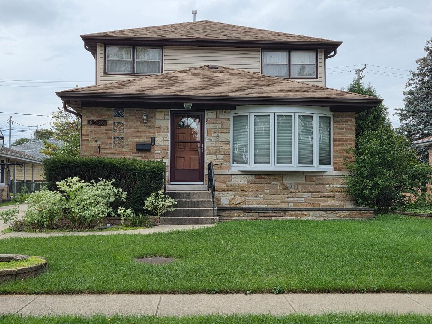 8506 N Oriole Avenue Property Photo 1