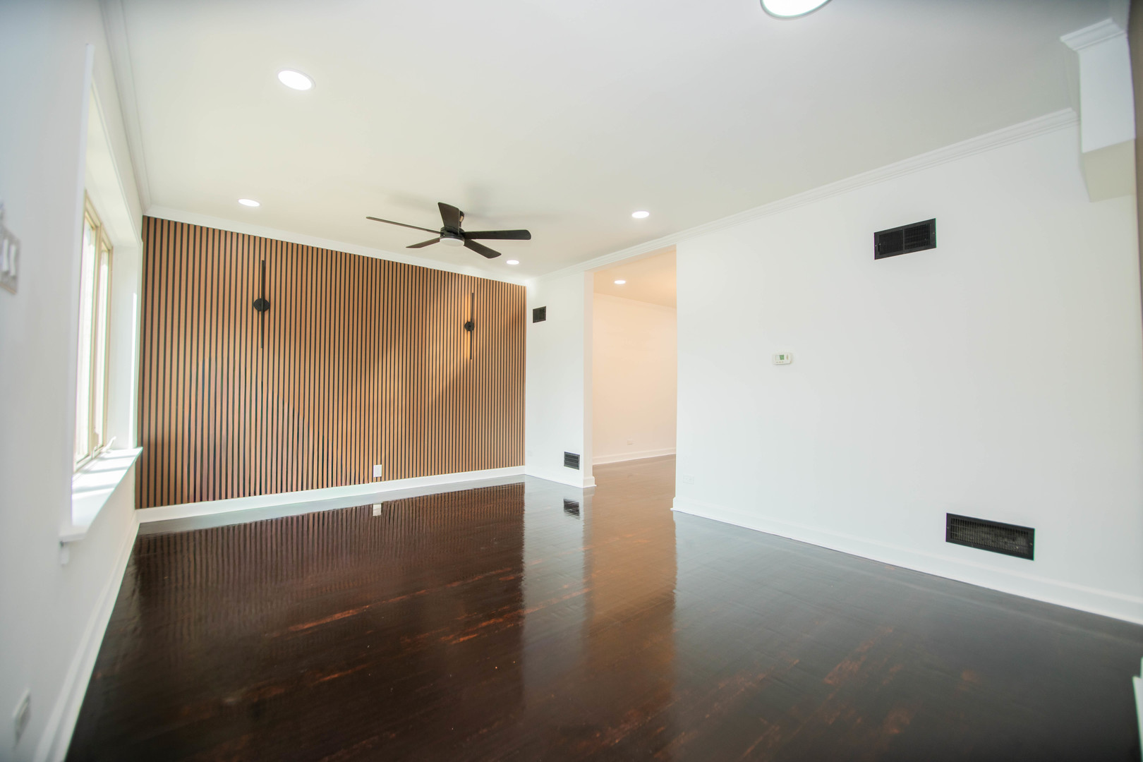 8013 S Harper Avenue Property Photo 6