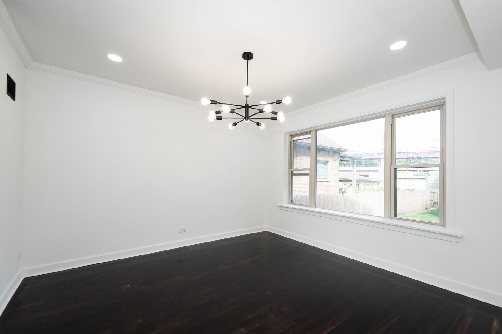 8013 S Harper Avenue Property Photo 12