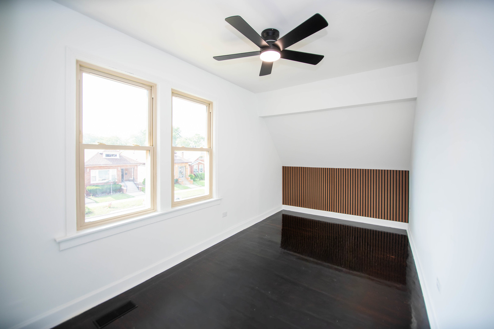 8013 S Harper Avenue Property Photo 18