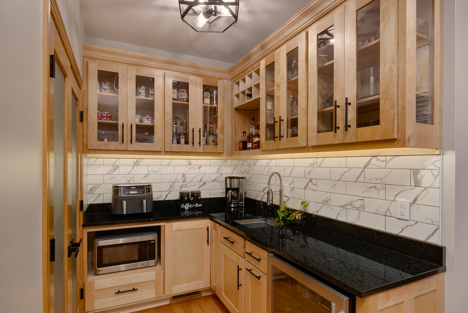 560 Birch Hollow Drive Property Photo 8