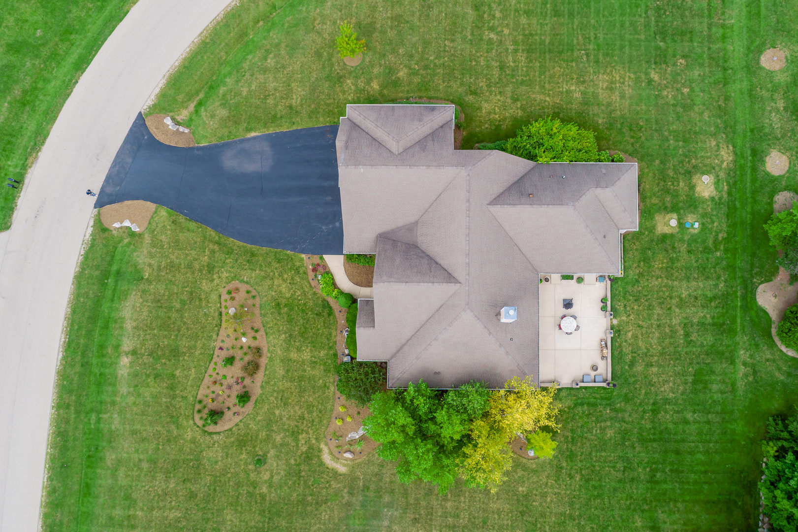 560 Birch Hollow Drive Property Photo 39