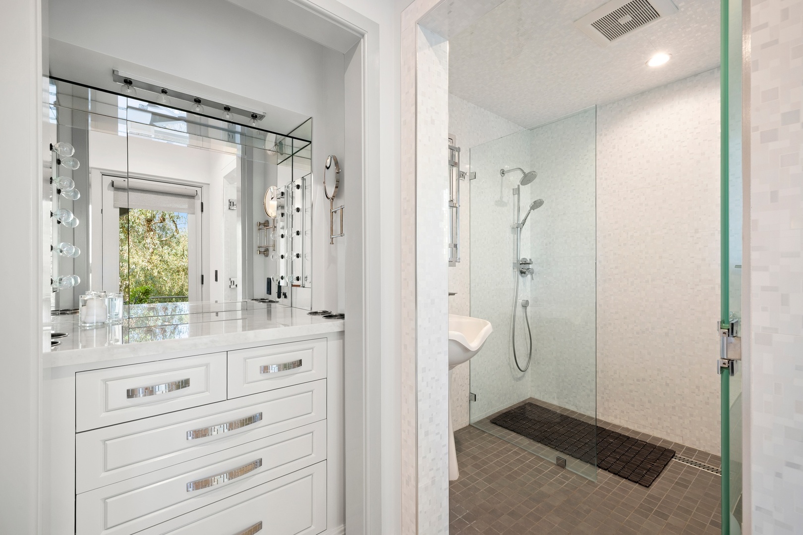 1380 Summitridge Place Property Photo 14