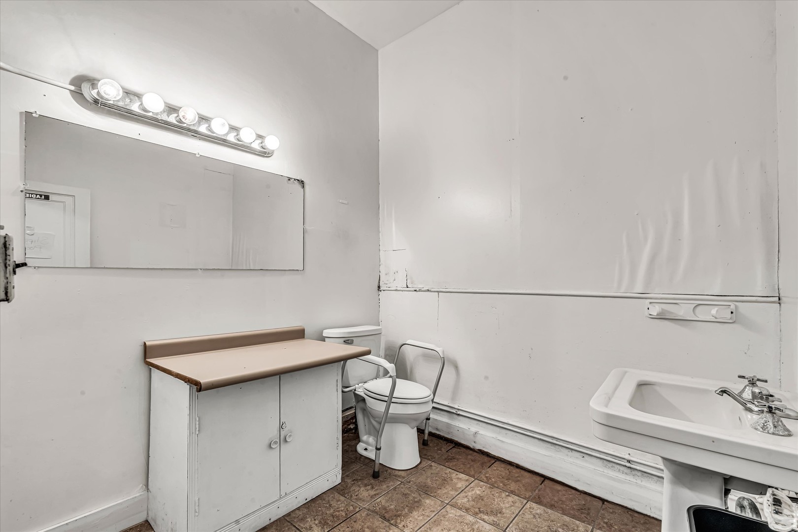 1222 7th Avenue Property Photo 19
