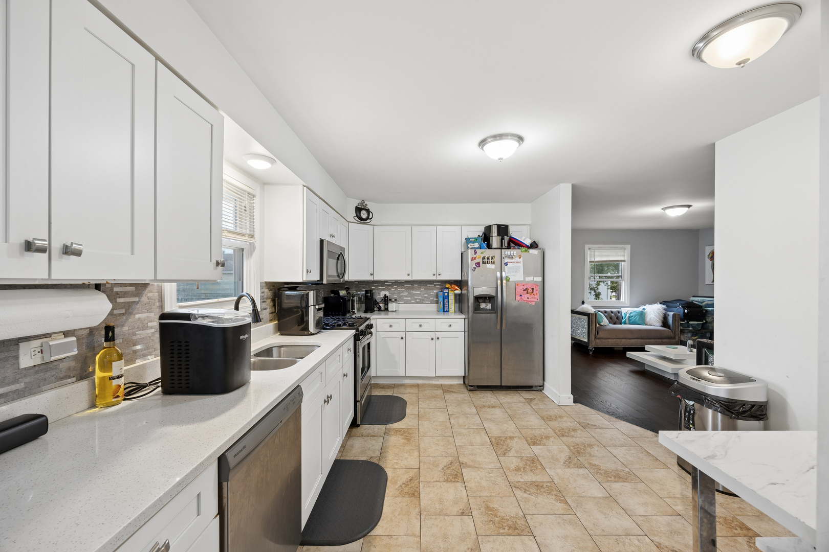 18921 Willow Avenue Property Photo 6