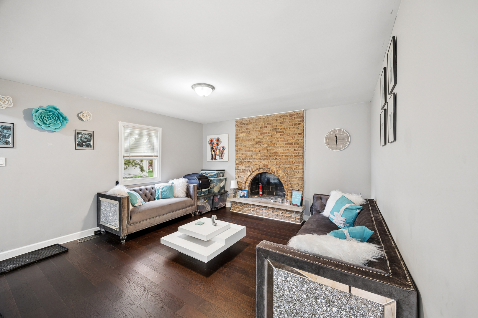 18921 Willow Avenue Property Photo 7