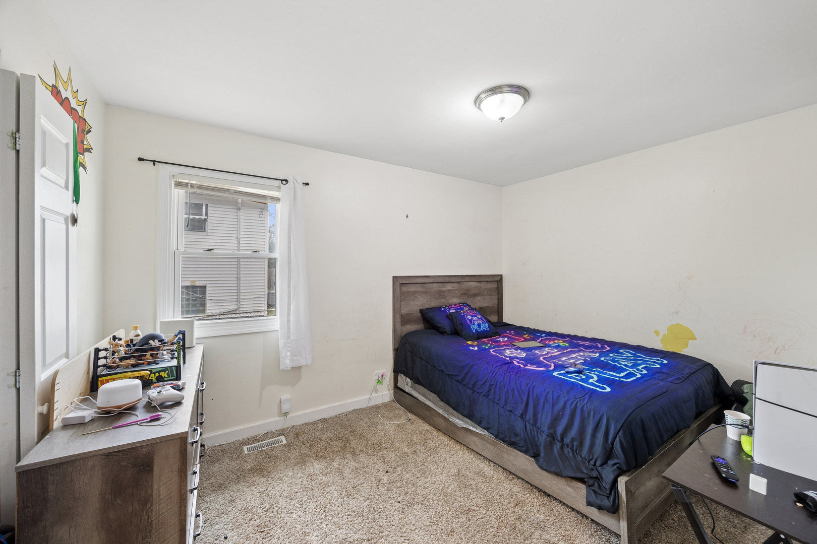 18921 Willow Avenue Property Photo 8