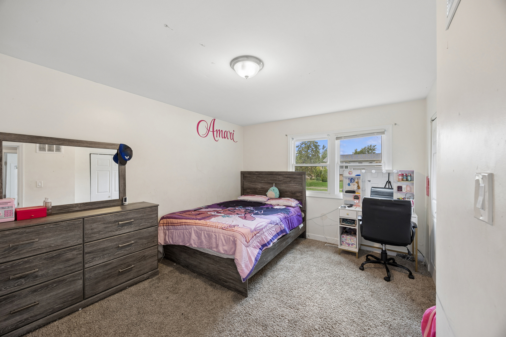 18921 Willow Avenue Property Photo 9