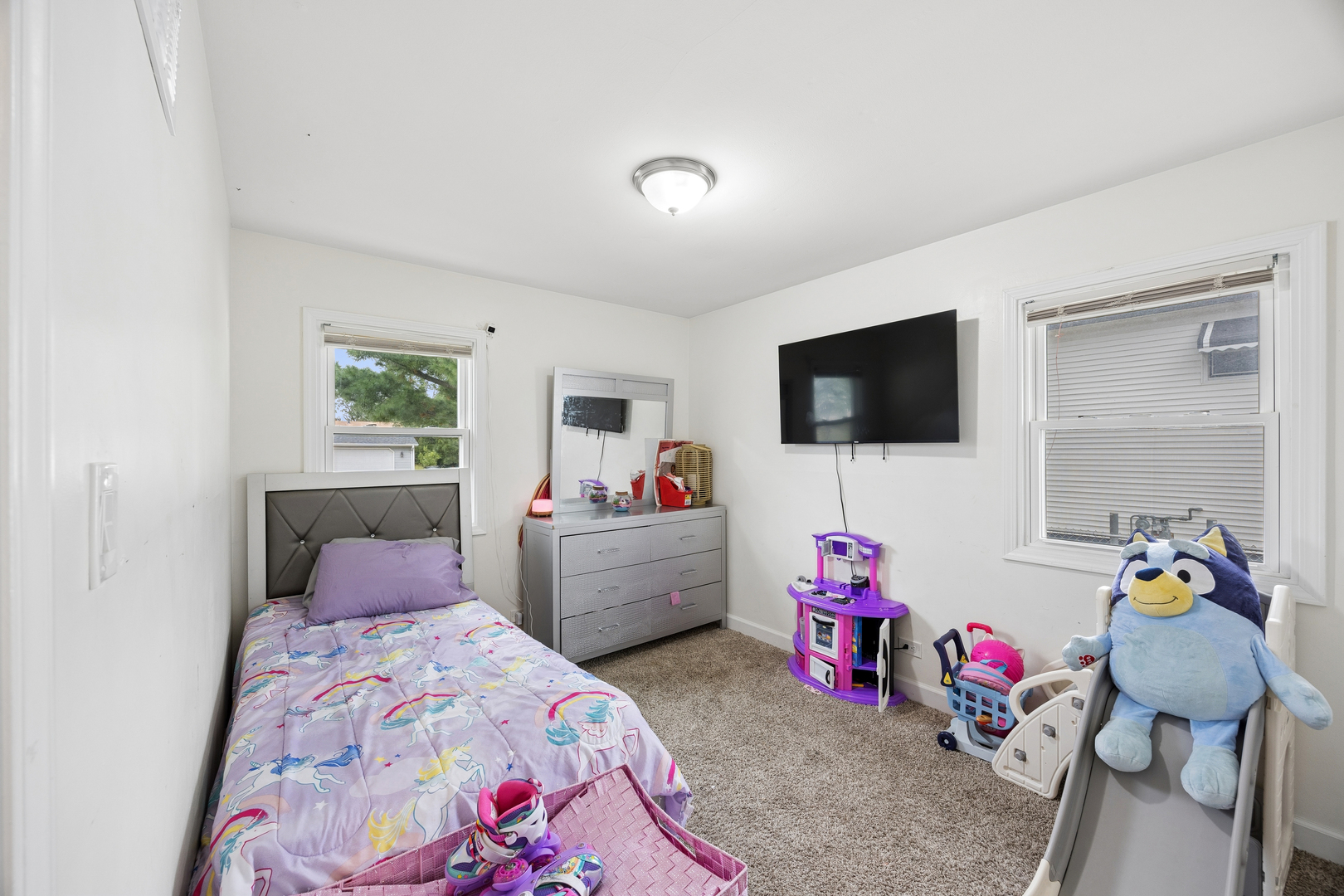 18921 Willow Avenue Property Photo 11