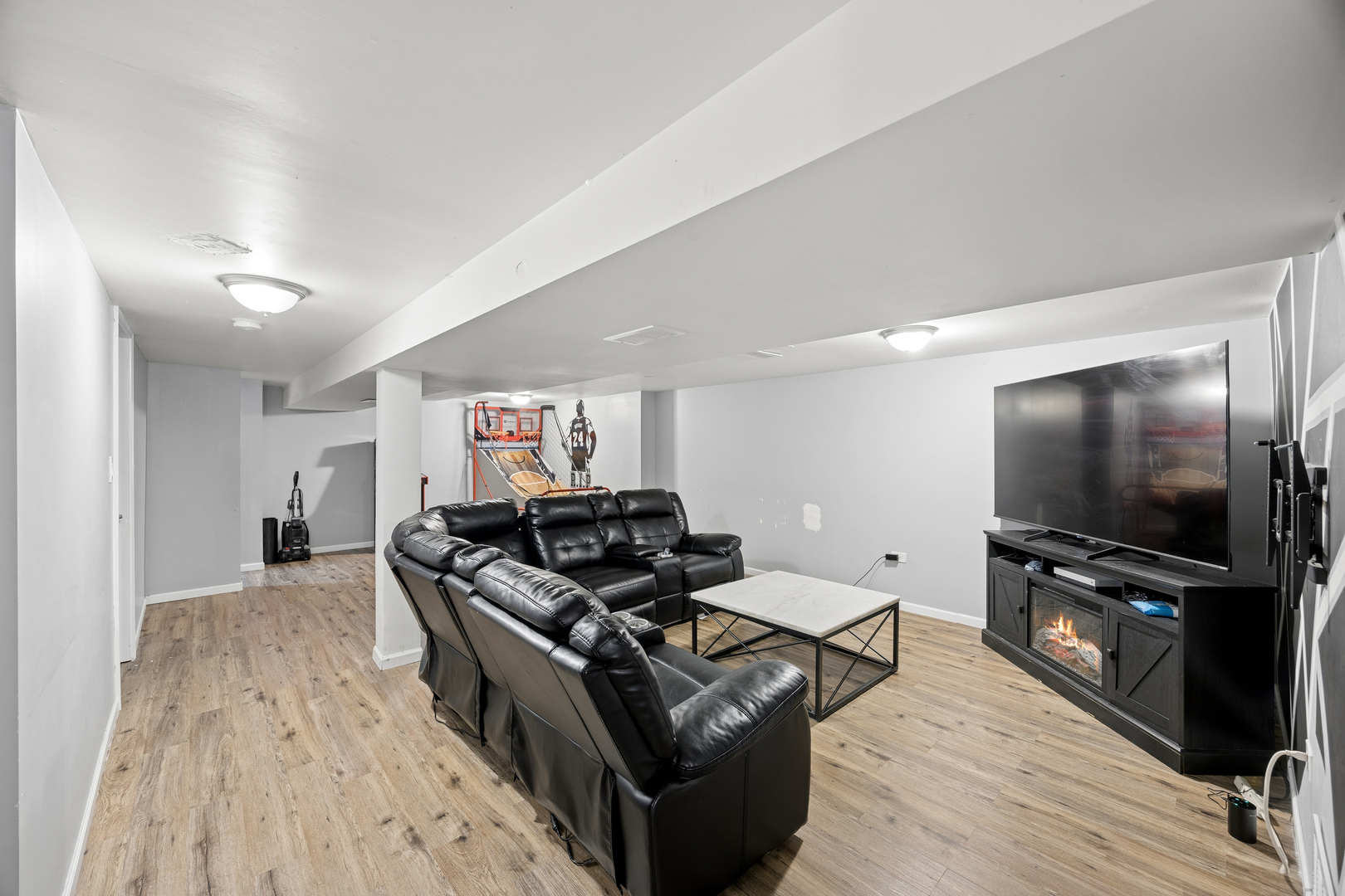 18921 Willow Avenue Property Photo 14