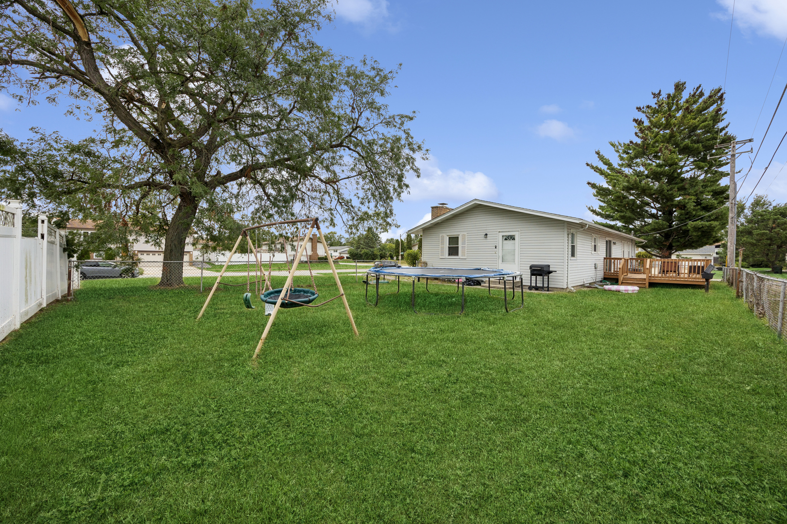 18921 Willow Avenue Property Photo 20