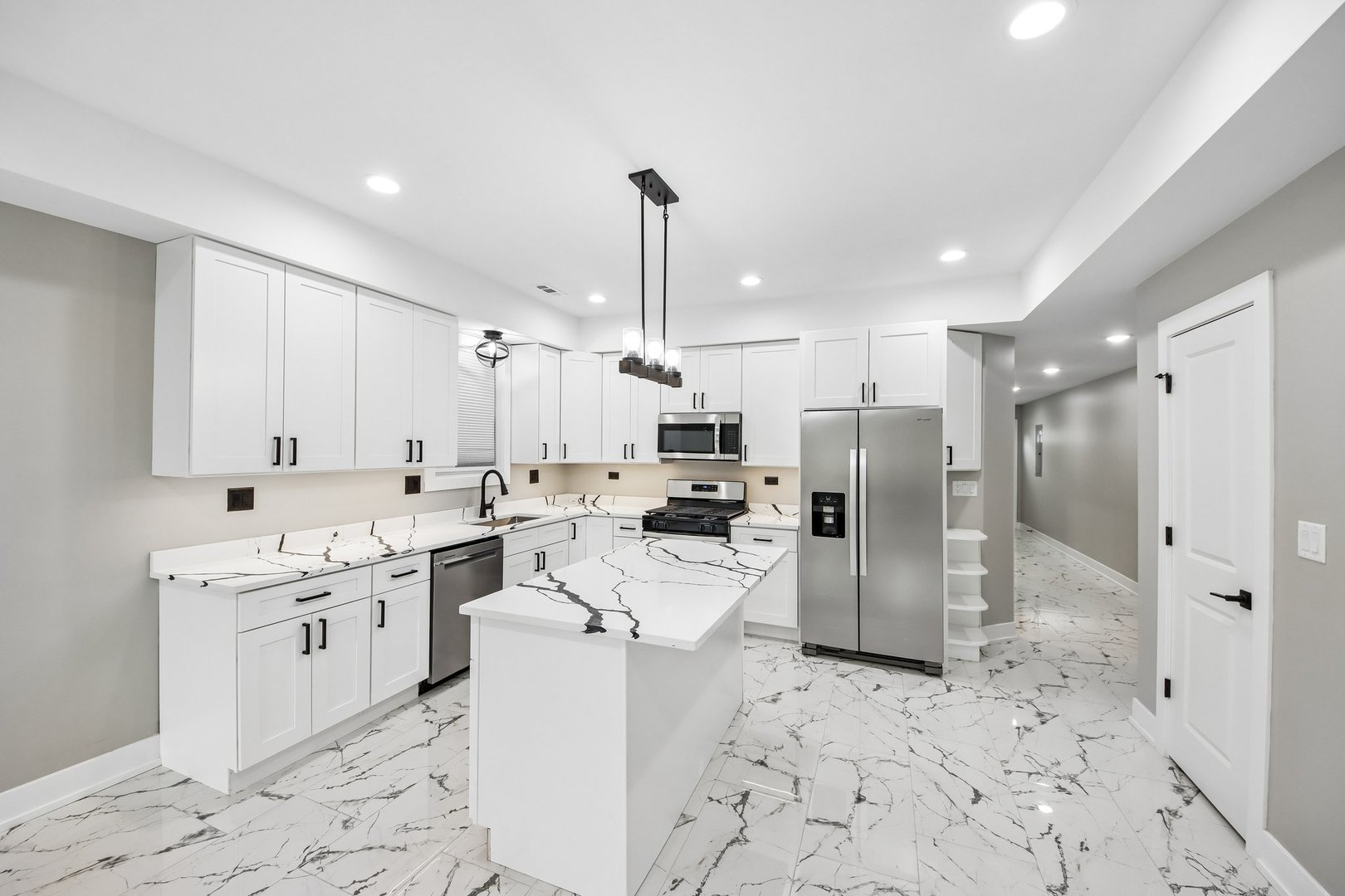 1114 N Broadway Avenue Property Photo 13