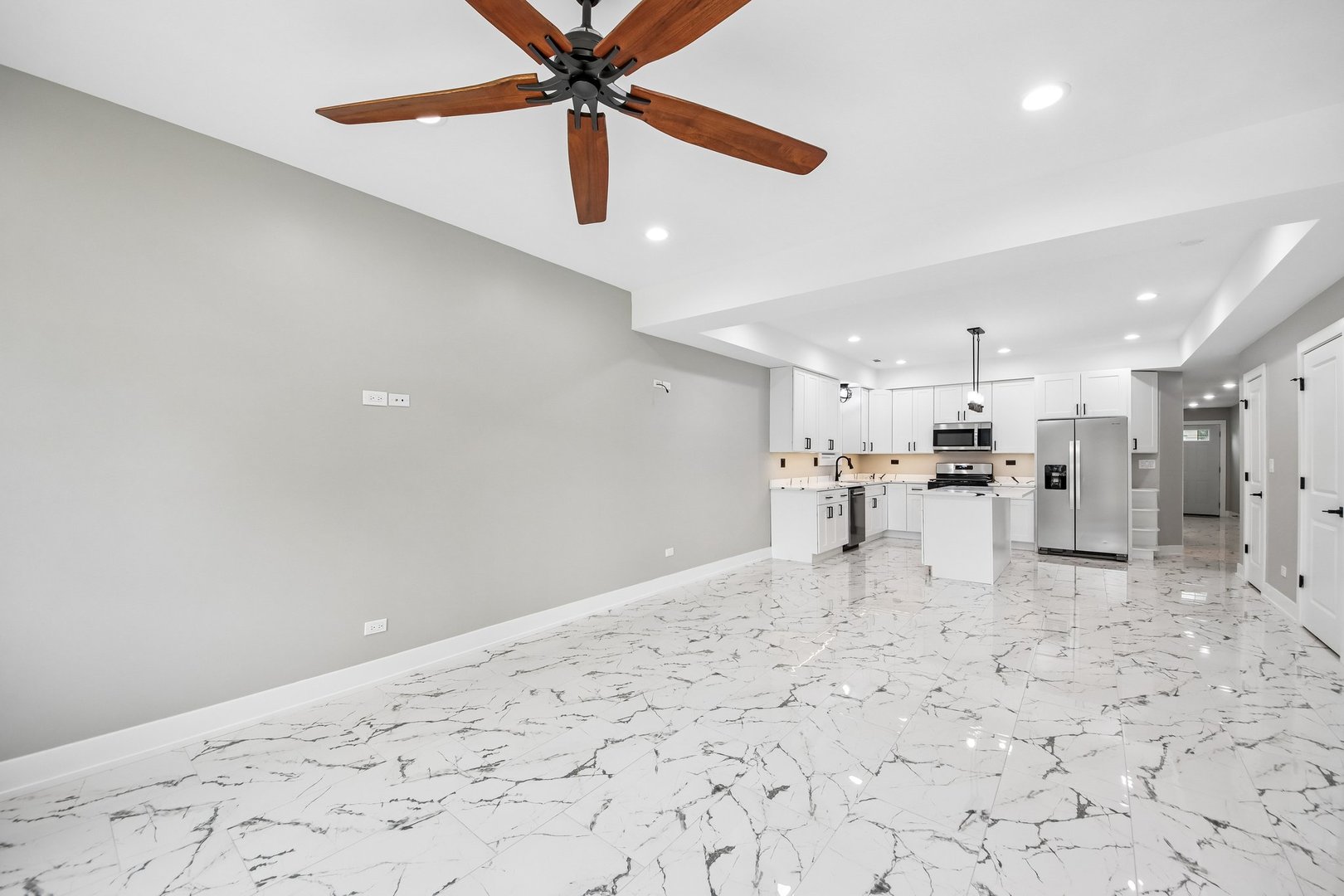 1114 N Broadway Avenue Property Photo 18