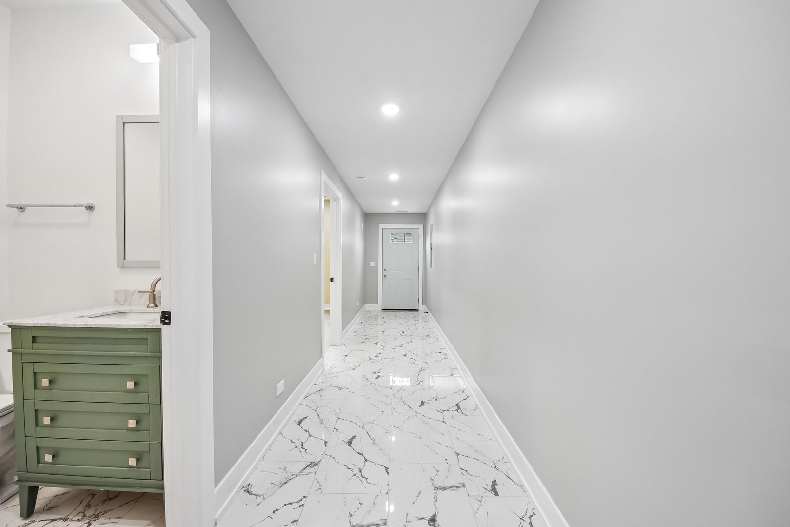 1114 N Broadway Avenue Property Photo 23