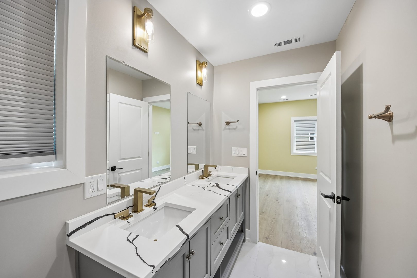 1114 N Broadway Avenue Property Photo 29