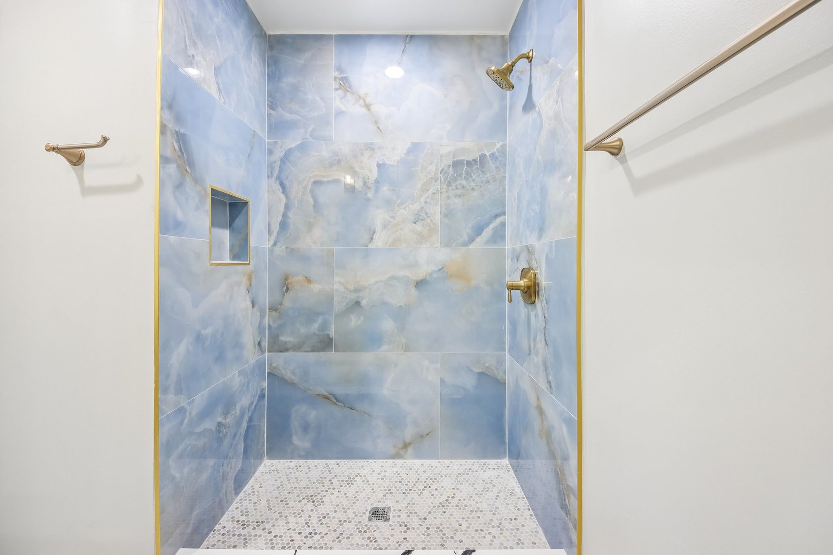 1114 N Broadway Avenue Property Photo 30
