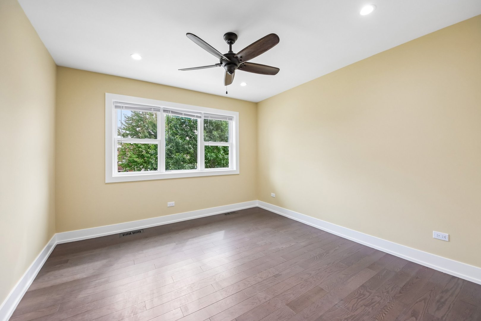 1114 N Broadway Avenue Property Photo 31