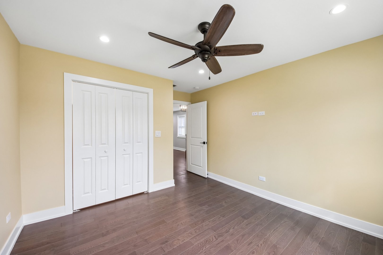 1114 N Broadway Avenue Property Photo 33