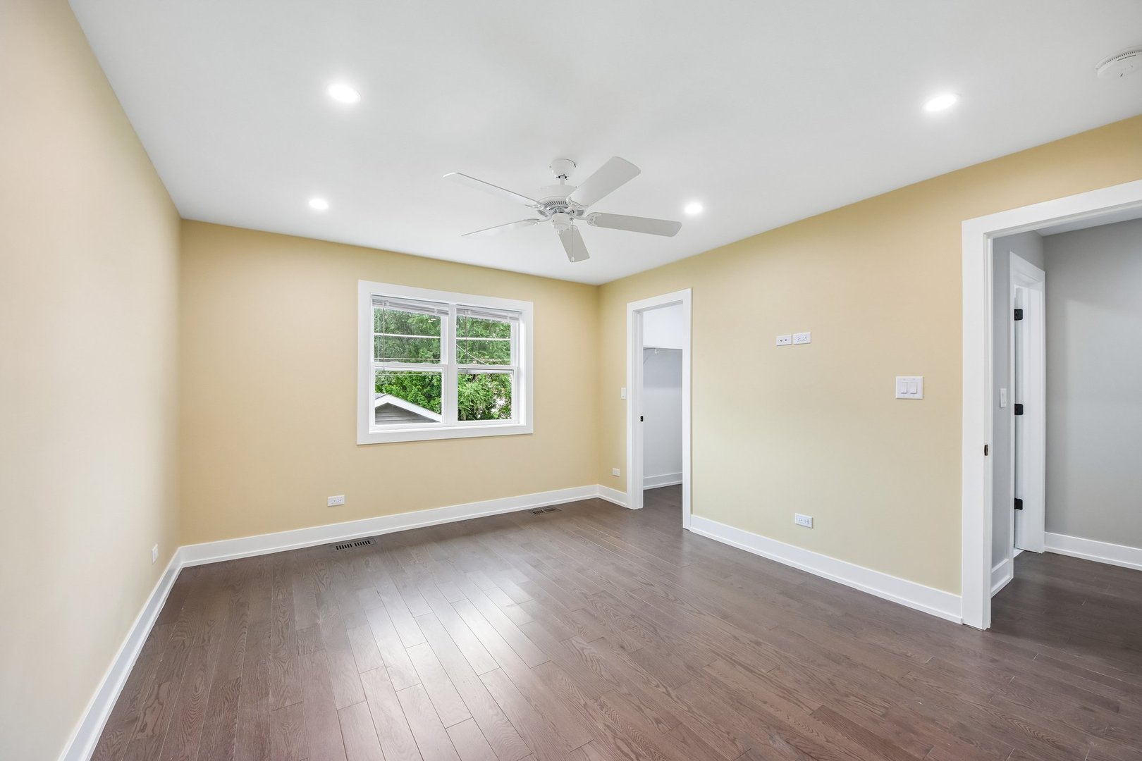 1114 N Broadway Avenue Property Photo 47