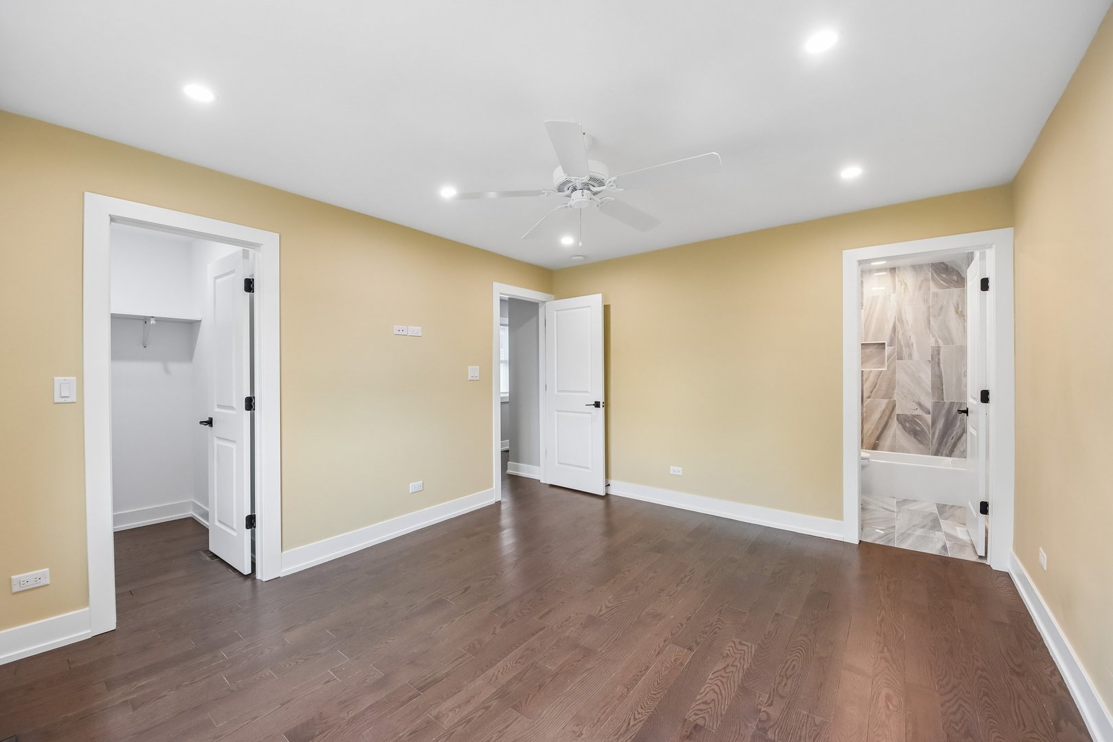 1114 N Broadway Avenue Property Photo 48