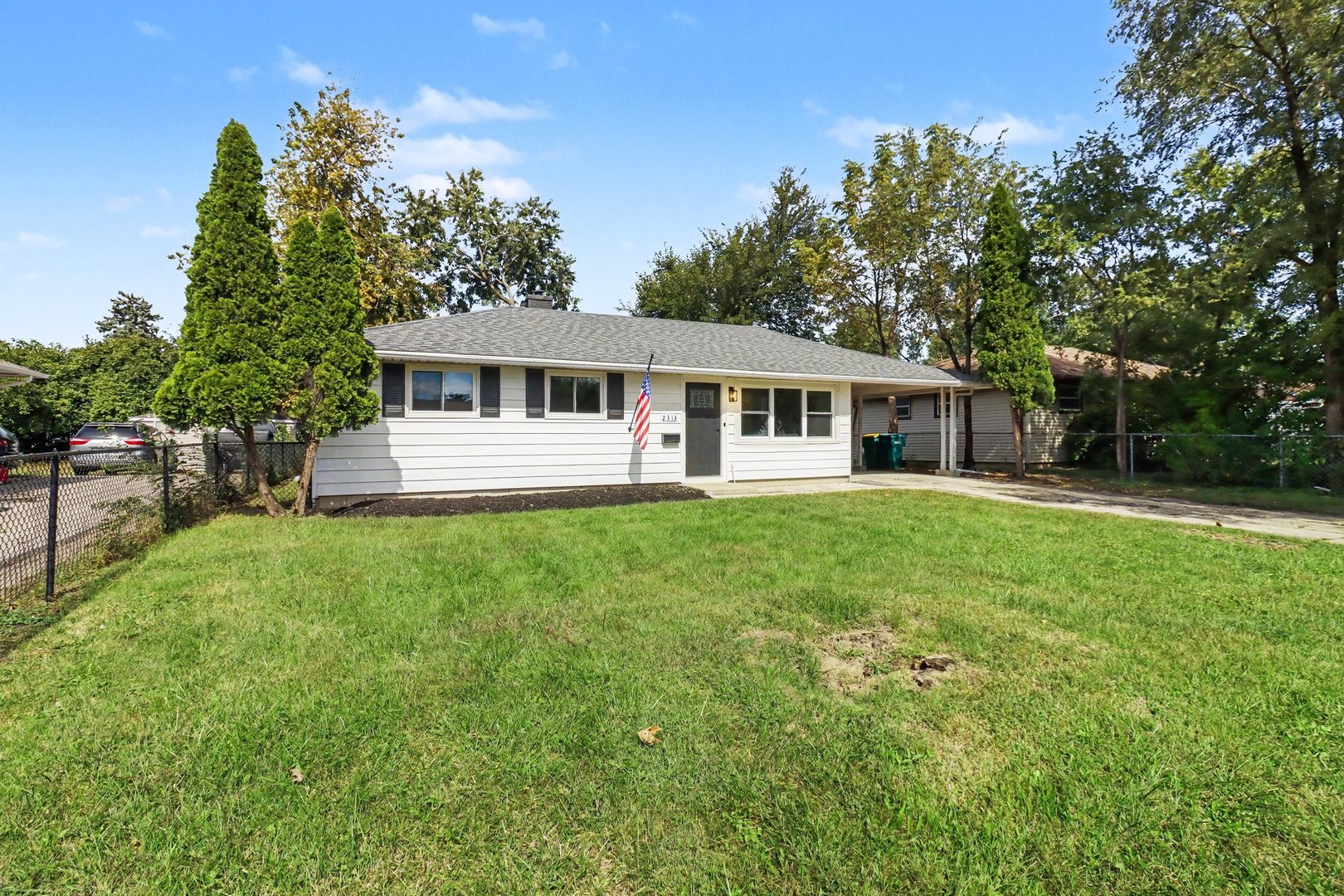 2313 Benedict Avenue Property Photo 3