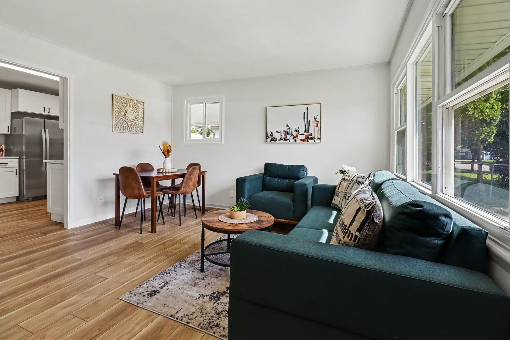 2313 Benedict Avenue Property Photo 4
