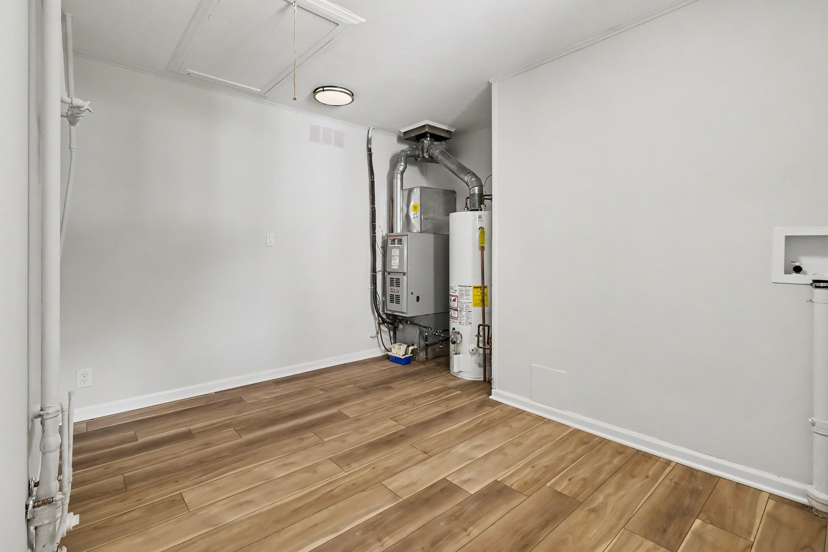 2313 Benedict Avenue Property Photo 16