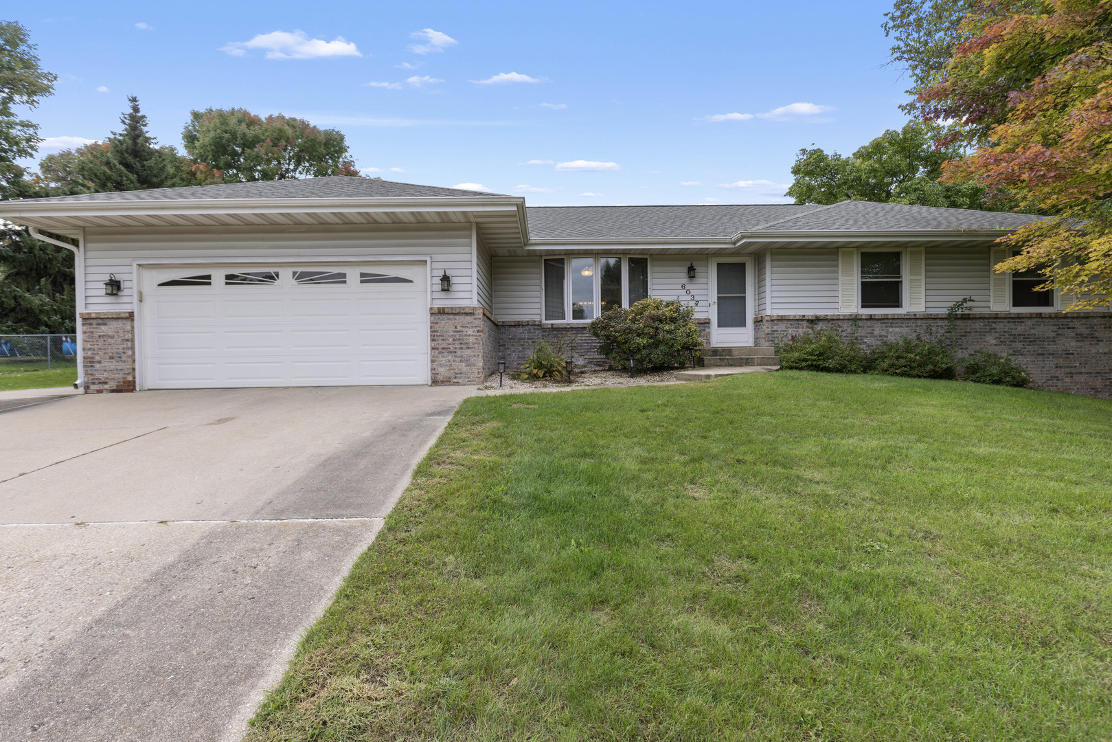 6037 Banbridge Drive Property Photo 1