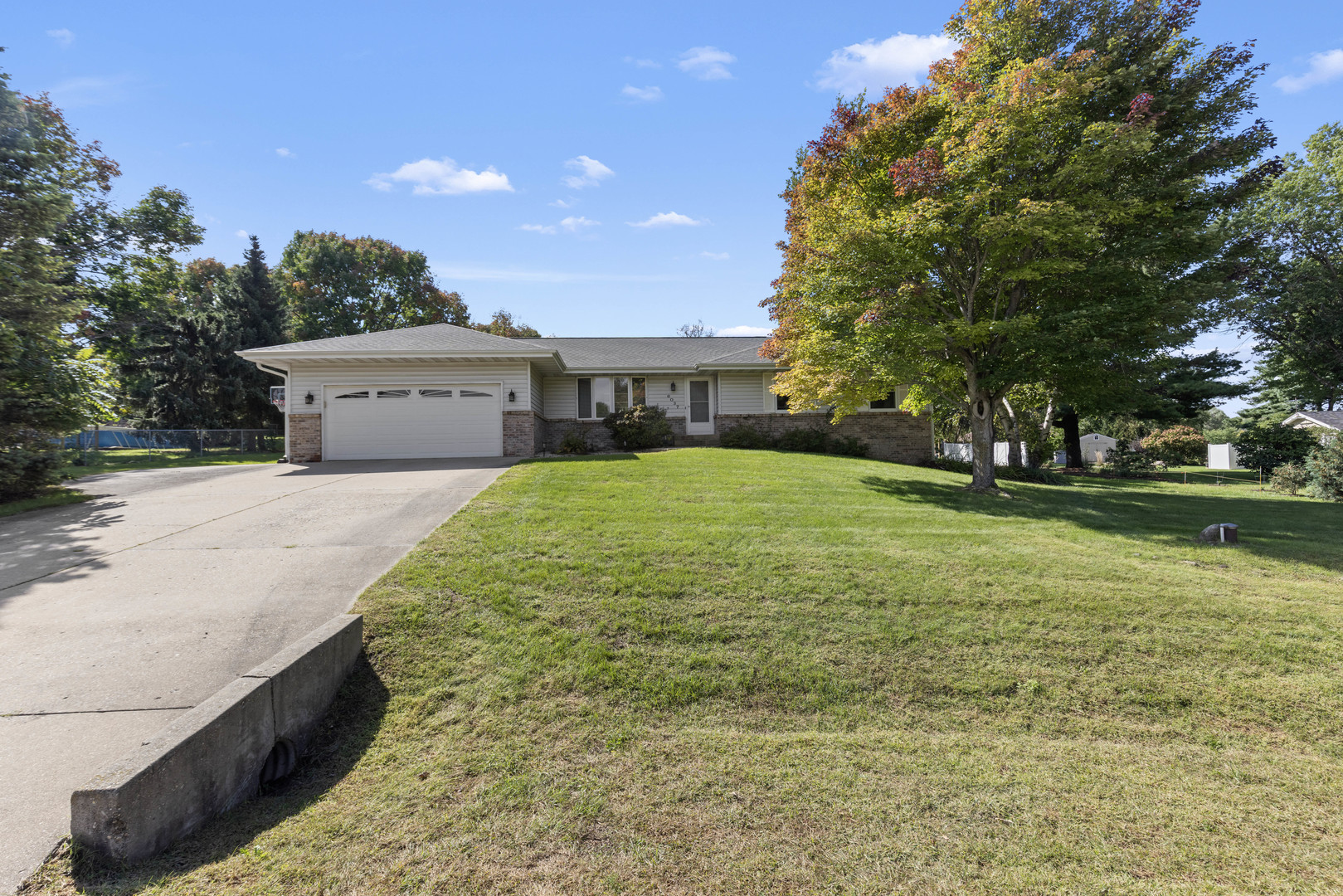 6037 Banbridge Drive Property Photo 2