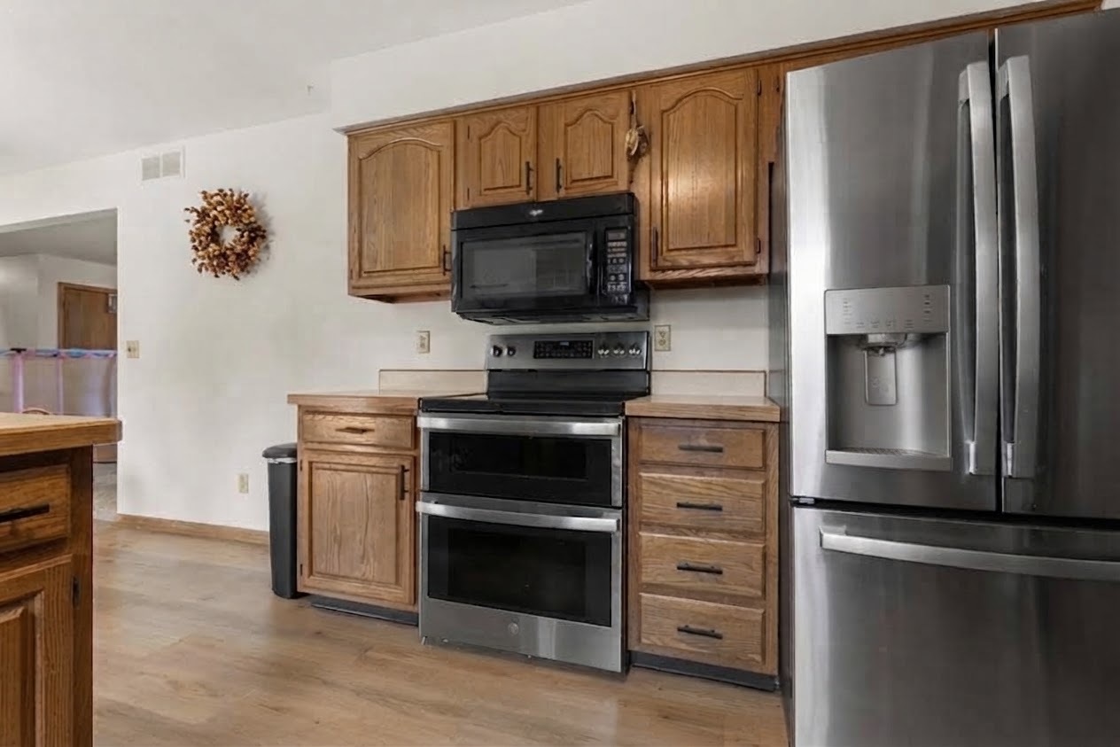 6037 Banbridge Drive Property Photo 8