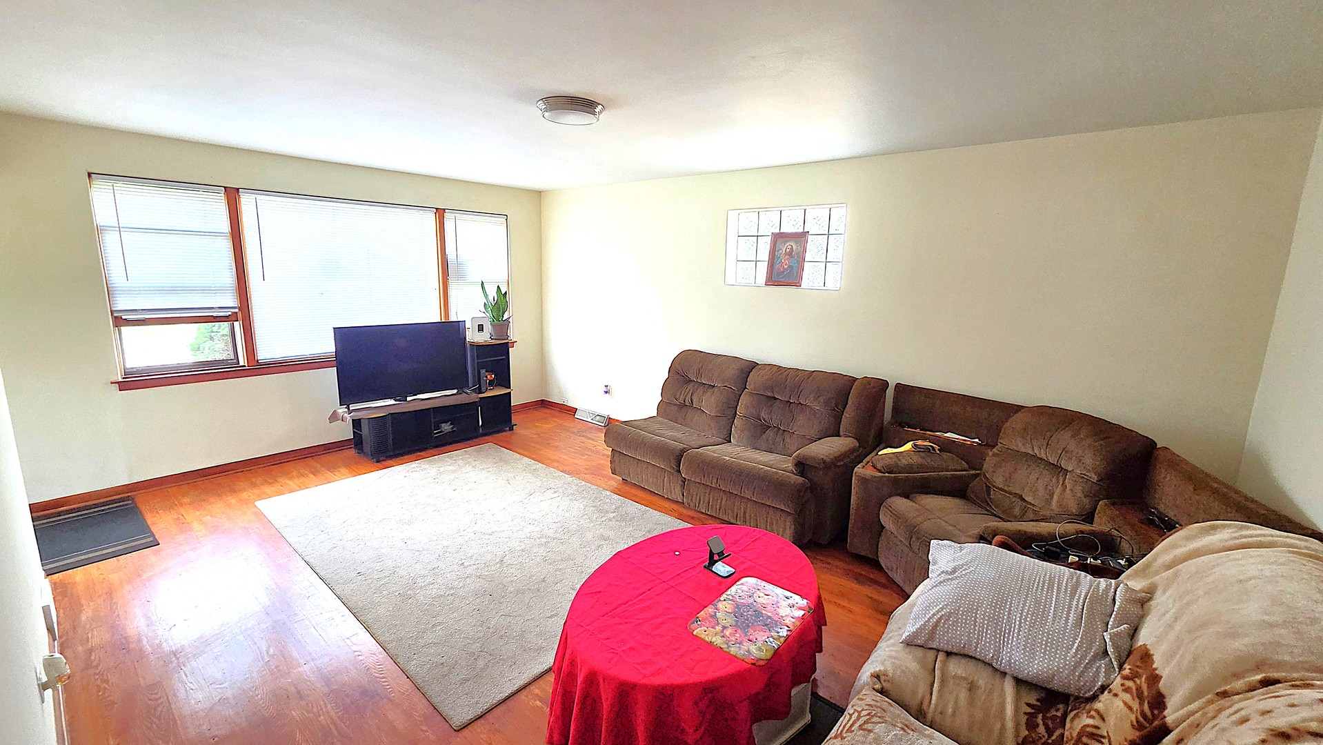 3517 Sarah Street Property Photo 5