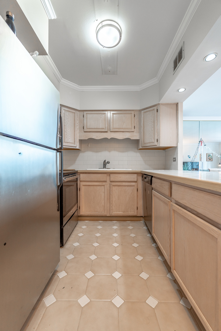 777 N Michigan Avenue 3508 Property Photo 9