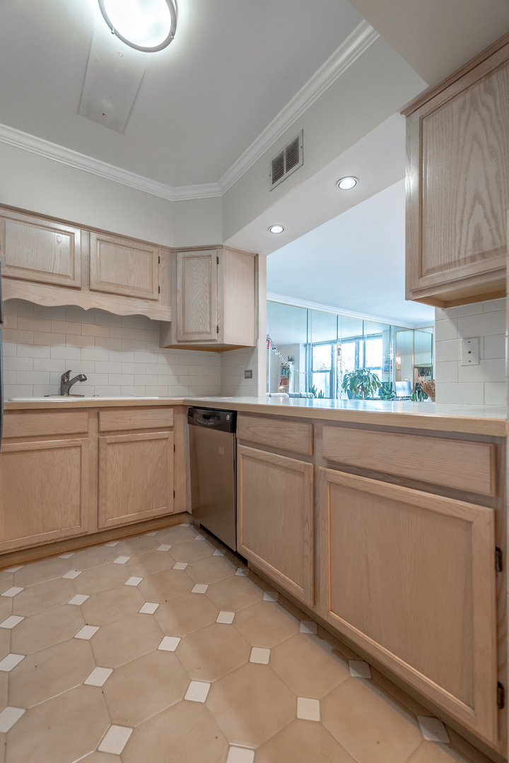777 N Michigan Avenue 3508 Property Photo 11