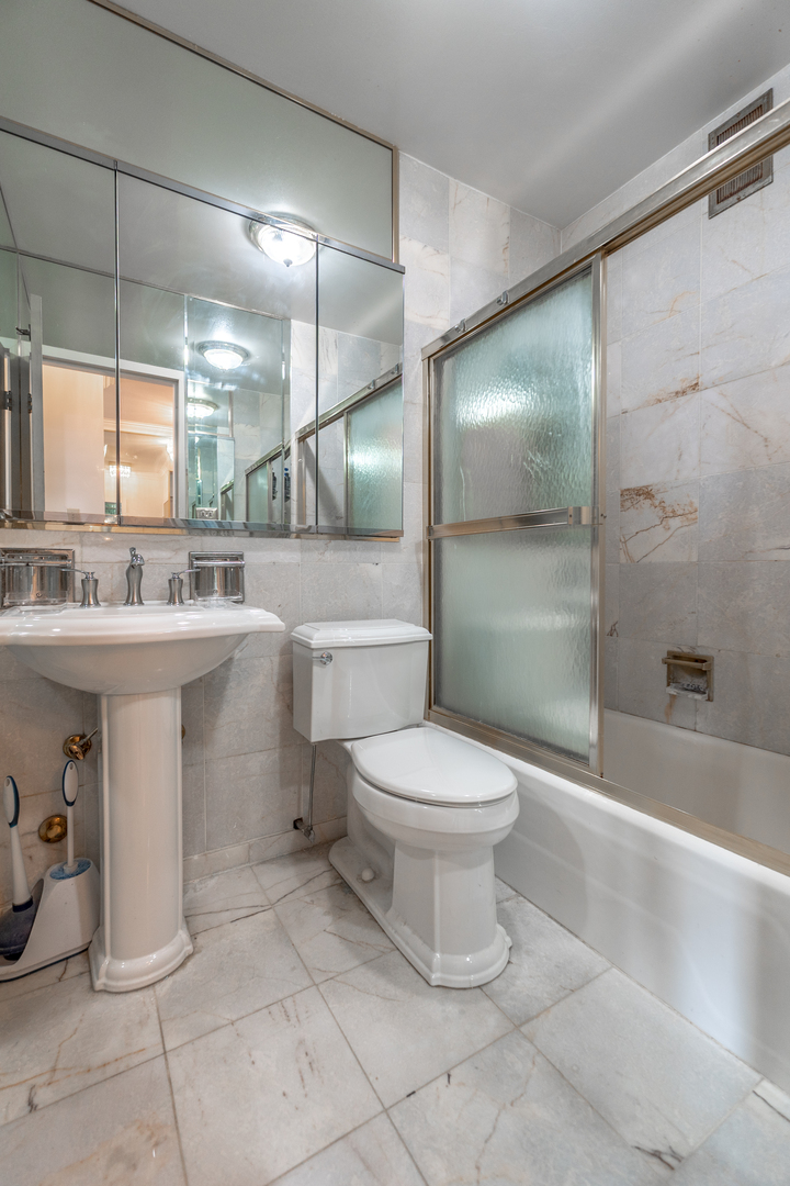 777 N Michigan Avenue 3508 Property Photo 18