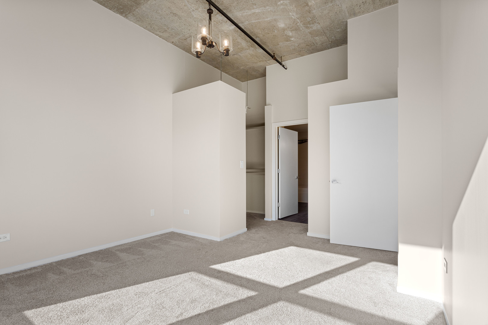 933 W Van Buren Street 803 Property Photo 11