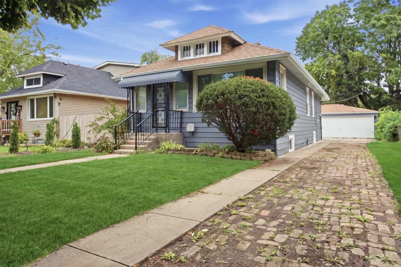 10607 S May Street Property Photo 1
