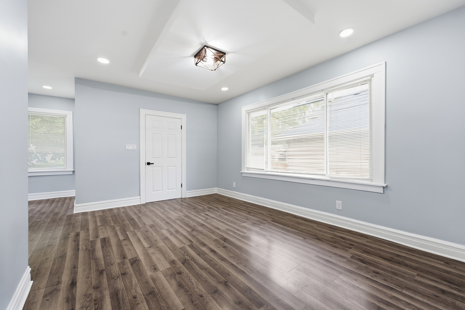 10607 S May Street Property Photo 4
