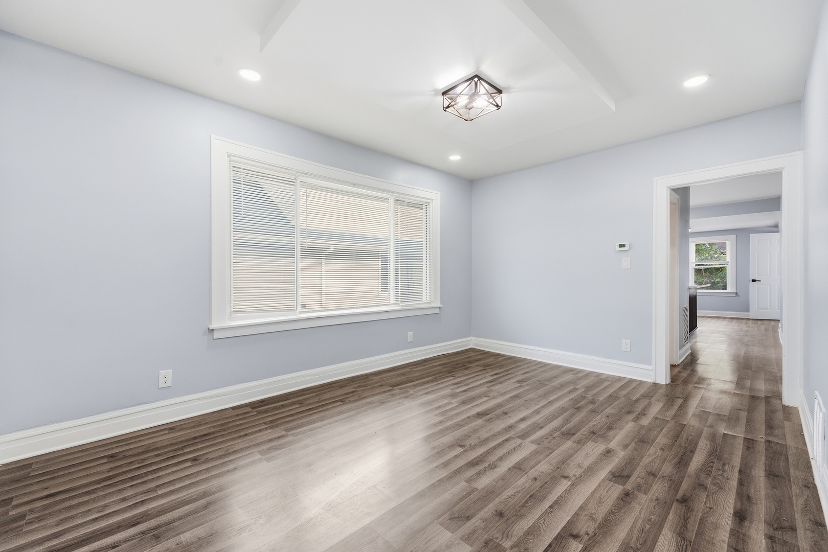 10607 S May Street Property Photo 5