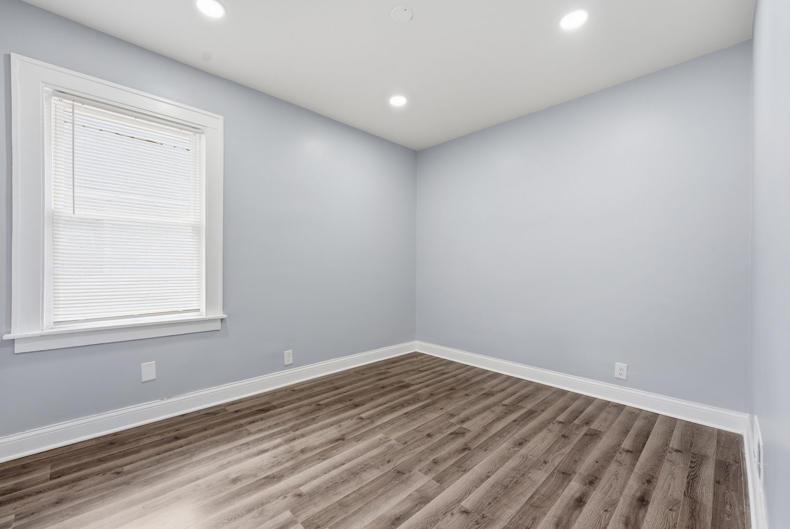 10607 S May Street Property Photo 10